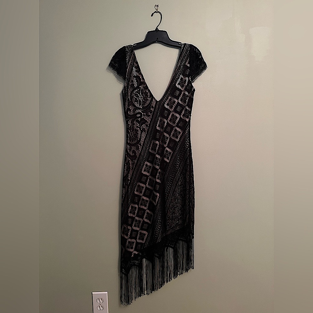 NWOT Moda International by Victoria’s Secret cocktail dress w/beige silky liner. - Picture 2 of 3